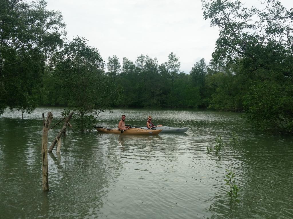 Calm At Bangphat Bor Saen Exterior foto