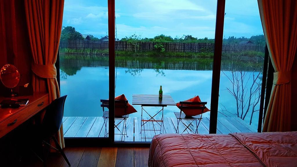 Calm At Bangphat Bor Saen Exterior foto