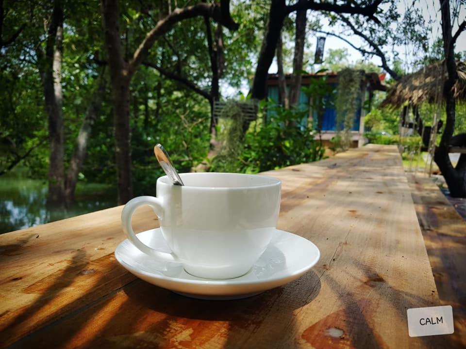 Calm At Bangphat Bor Saen Exterior foto